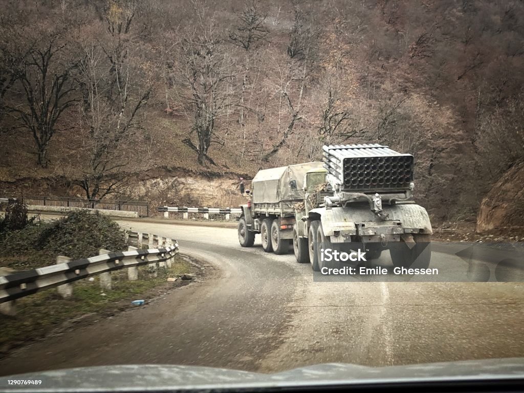 Armeniens GRAD Raketen auf dem Weg nach Berg Karabach